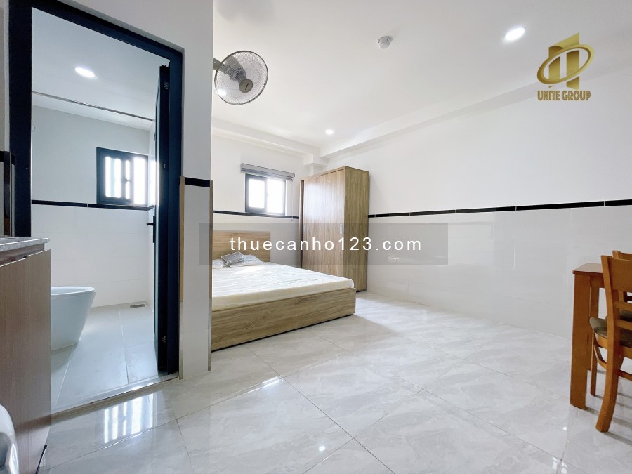 Căn hộ bao phí_ban công cửa sổ lớn gần LOTTE, TDTU, RMIT, cầu Kênh Tẻ Quận 4