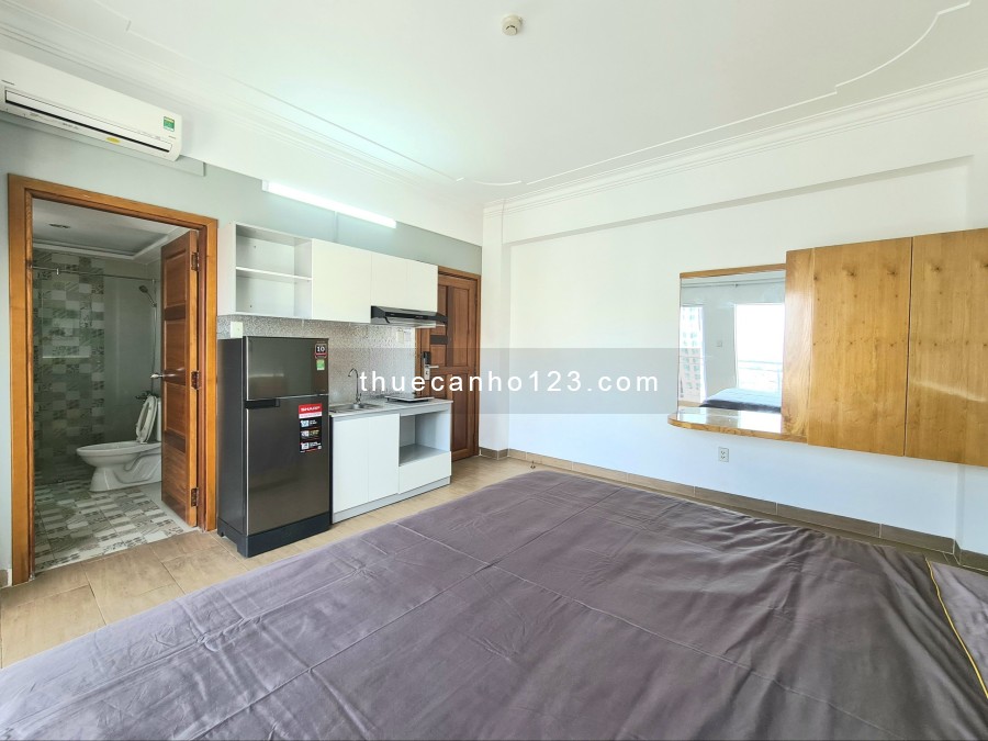 Căn hộ Studio FULL nội thất cao cấp ban công thoáng mát ngay Quận 1
