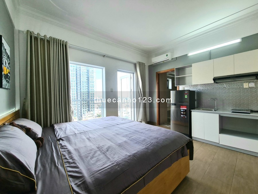 Căn hộ Studio FULL nội thất cao cấp ban công thoáng mát ngay Quận 1