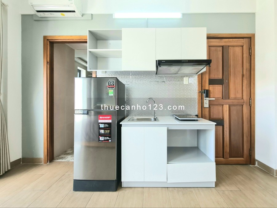 Căn hộ Studio FULL nội thất cao cấp ban công thoáng mát ngay Quận 1