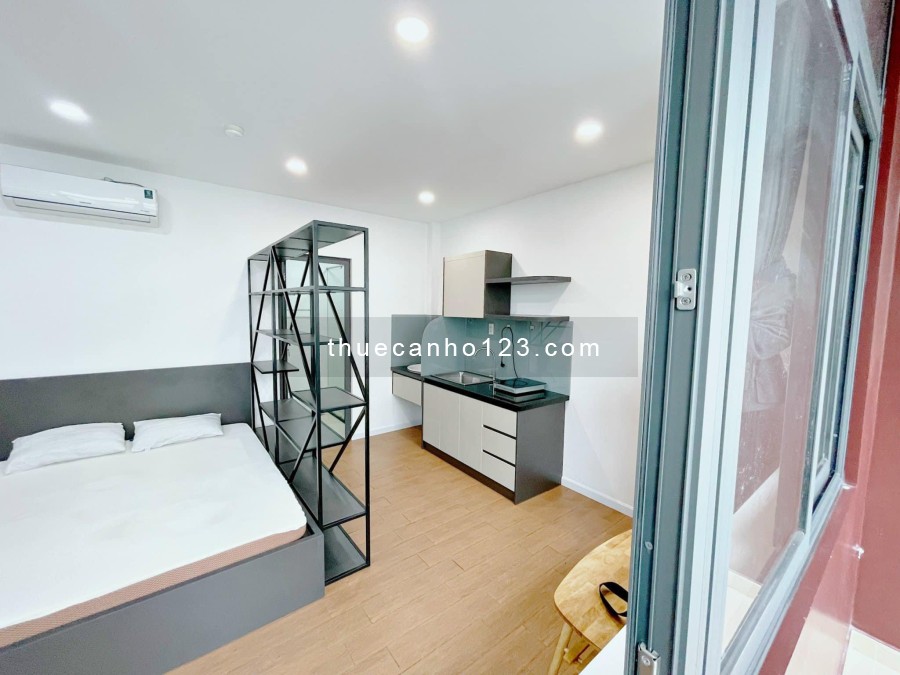 Căn hộ studio, ban công bự, full nội thất, gần hồ con Rùa, Chợ Tân Định
