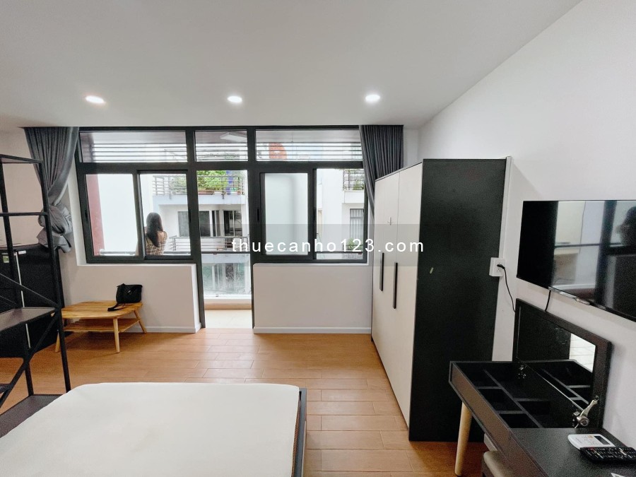 Căn hộ studio, ban công bự, full nội thất, gần hồ con Rùa, Chợ Tân Định
