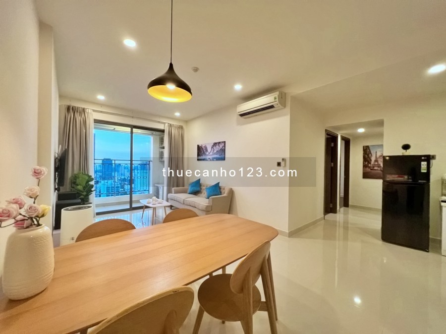 Cho thuê căn hộ CC cao cấp 2PN 2WC - Saigon Royal Residence Q4 (90m2)