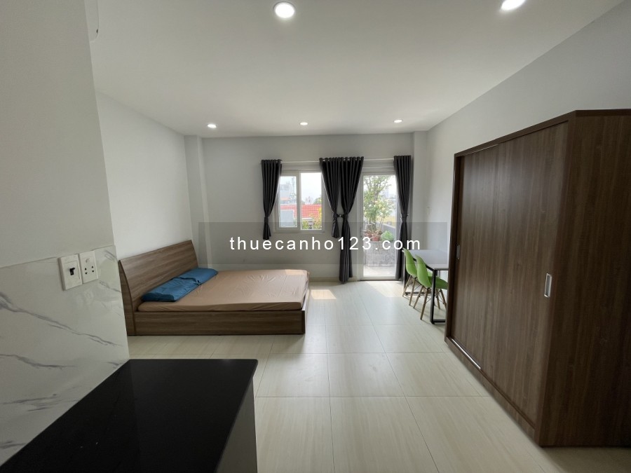 Cho Thuê Studio Bancon Sân Thượng Không Gian Nhiều Cây Xanh