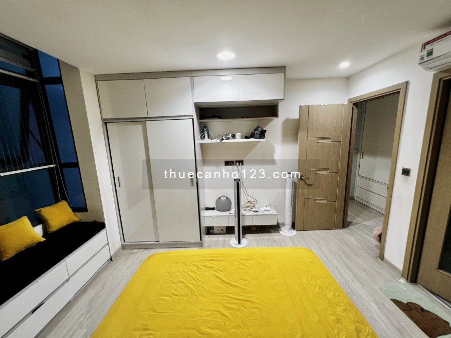 Cho thuê căn hộ chung cư One 18 Ngọc Lâm, Long Biên. 80m2. Giá: 13 triệu/ tháng. Lh: 0367674345