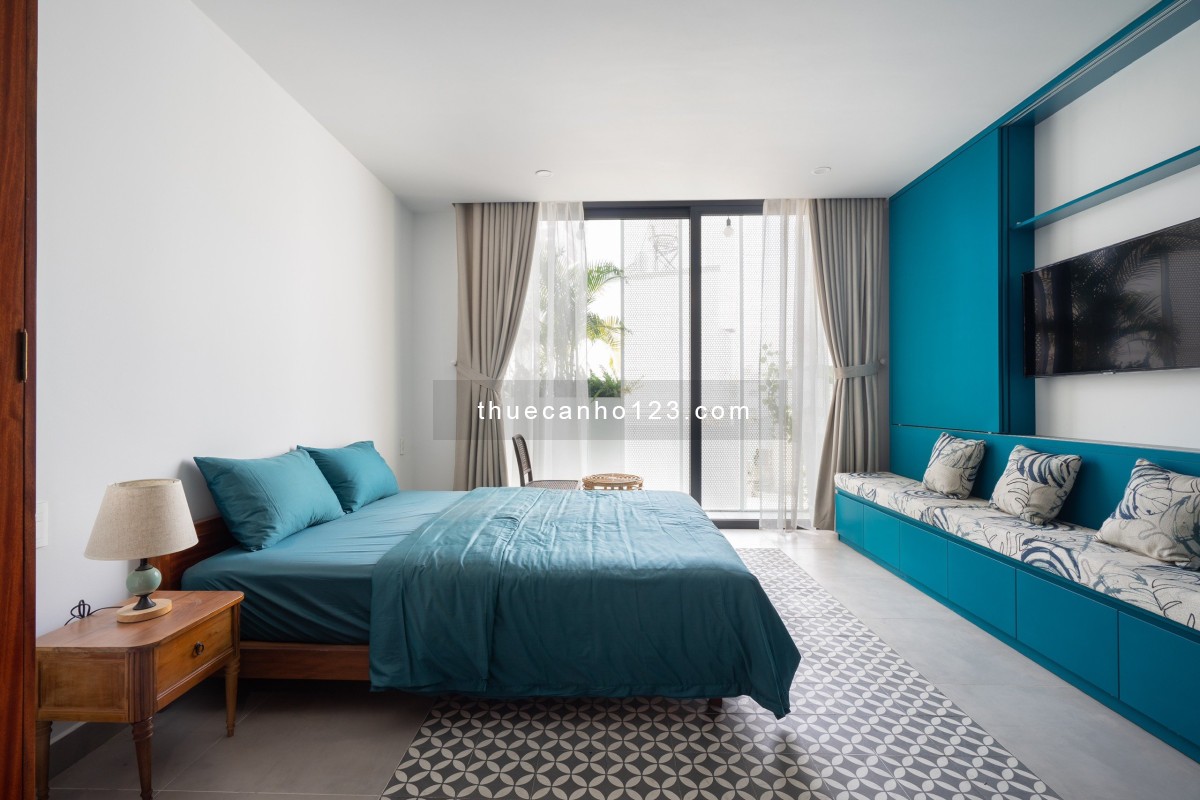 Cho thuê căn hộ dịch vụ Full nội thất, ban công XVNT, Ung Văn Khiên nối dà với diện tích gần 30m2