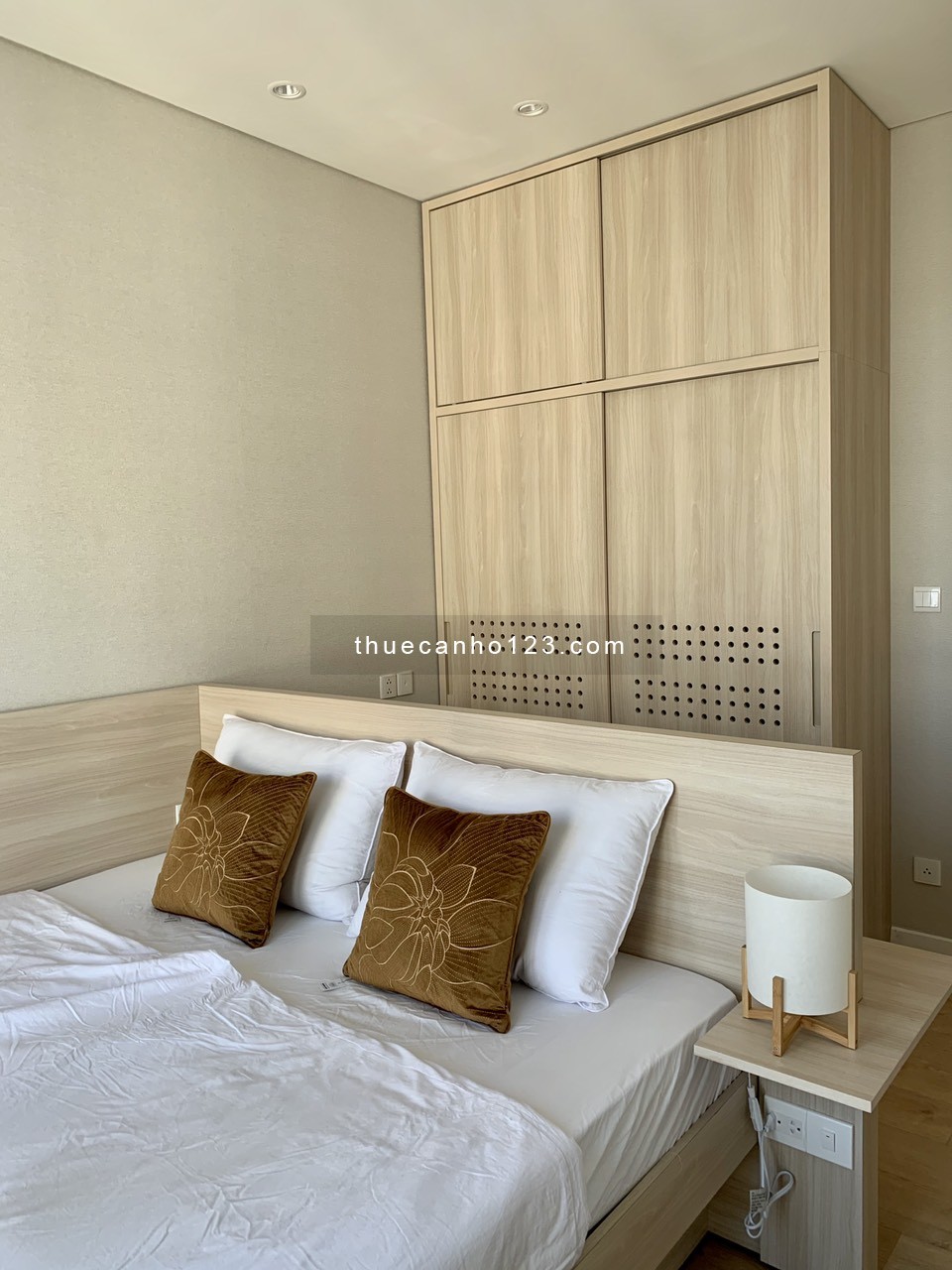 1 phòng ngủ - nhà đẹp - nội thất đầy đủ tại Đảo Kim Cương