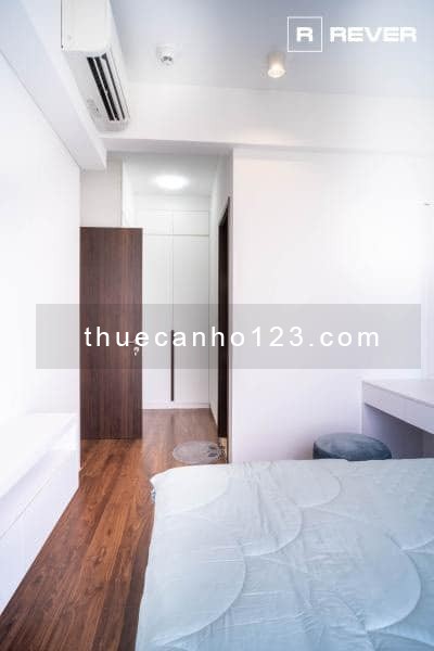 Chủ nhà kí gửi cho thuê căn hộ 2PN 81m2 Full nội thất cao cấp, View sông Đông Nam giá thuê 18.5TR