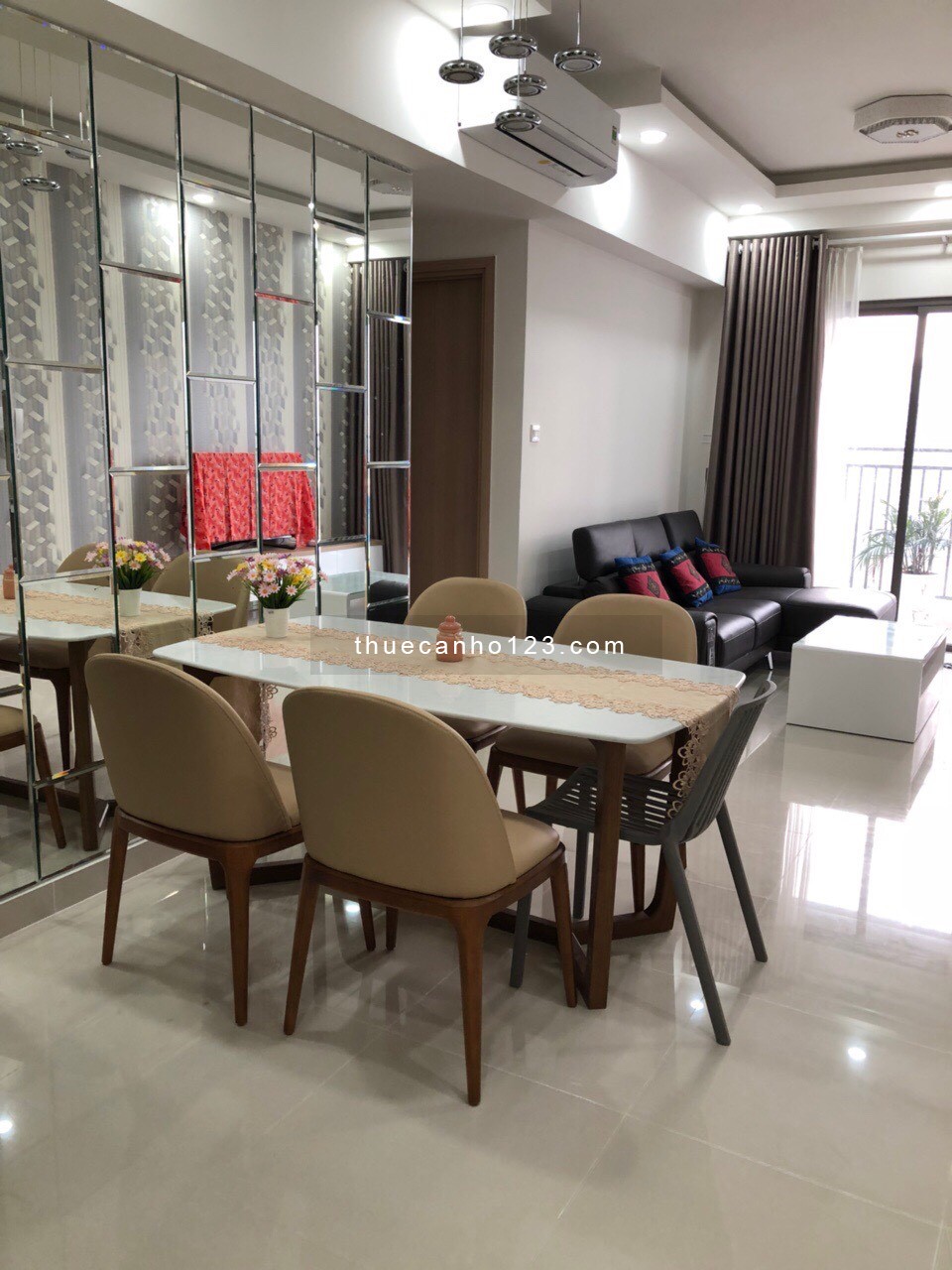 Cho thuê căn hộ 3 phòng ngủ, diện tích sử dụng 109m2, Full nội thất tại Chung cư The Sun Avenue