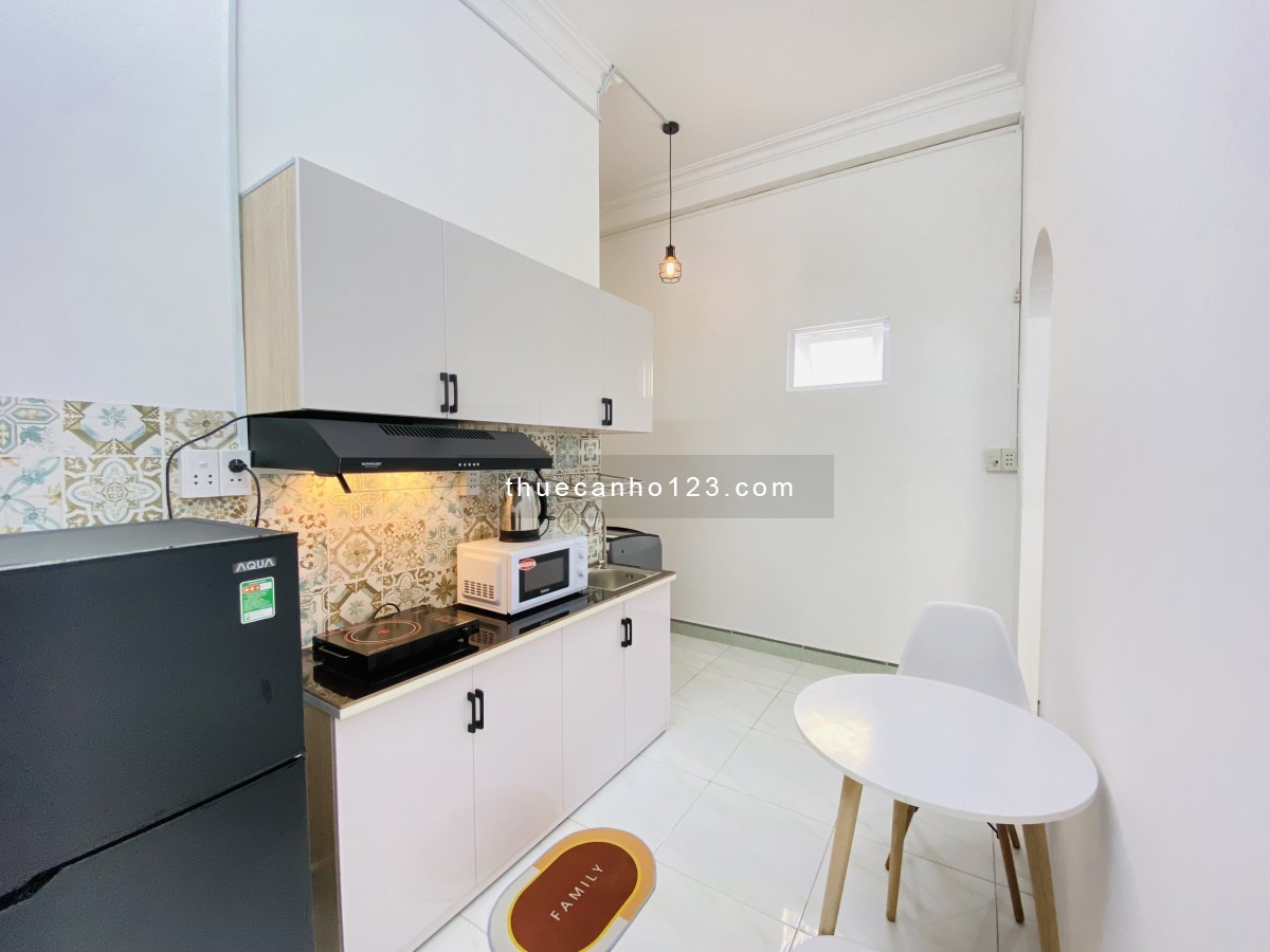 Căn hộ 1 phòng ngủ balcon siêu rộng ngay tại đường tô hiến thành quận 10