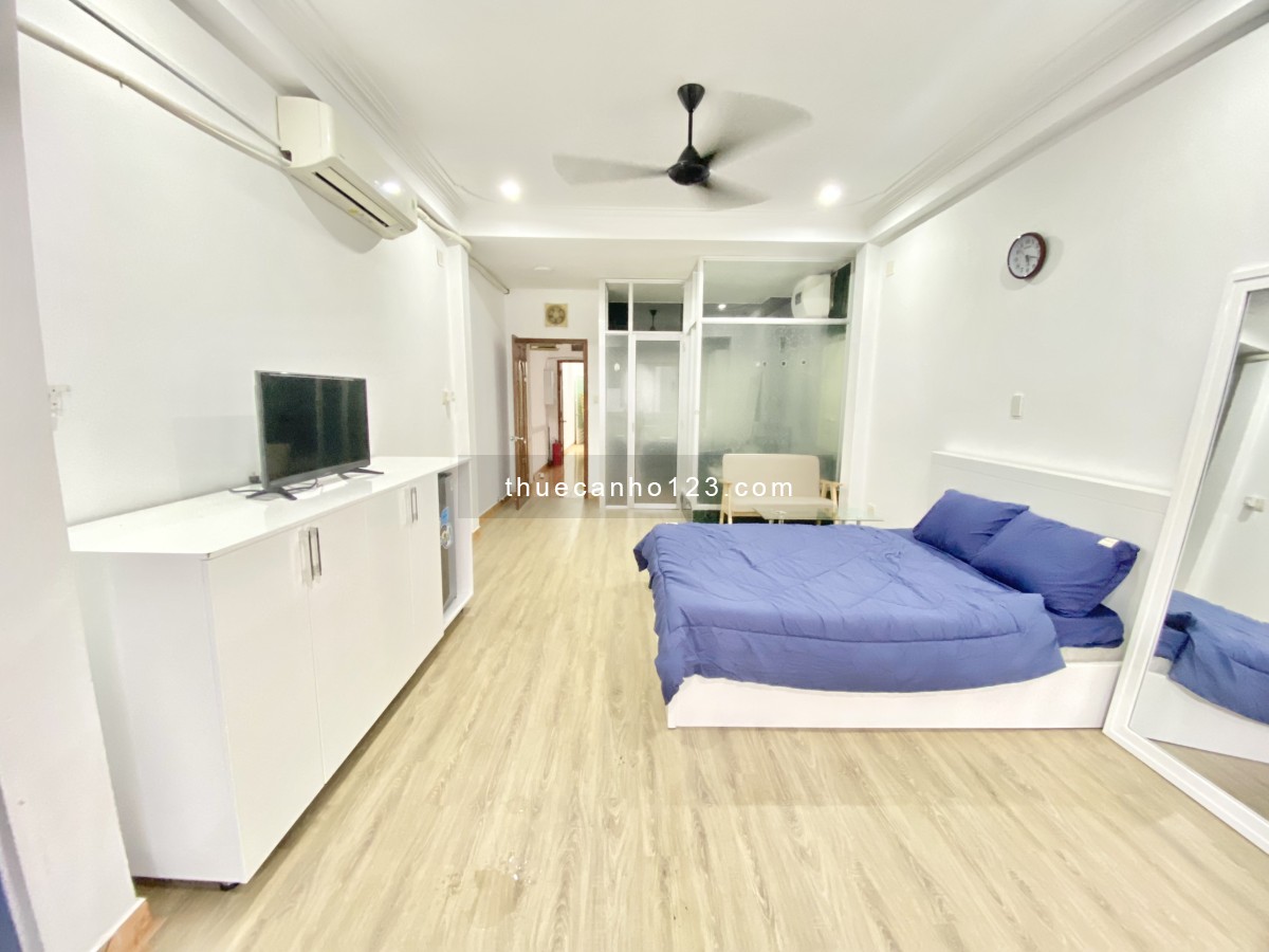 Apartment kế bên UEF cửa sổ, bồn tắm, Full nội thất sang trọng. Điện Biên Phủ, Bình Thạnh