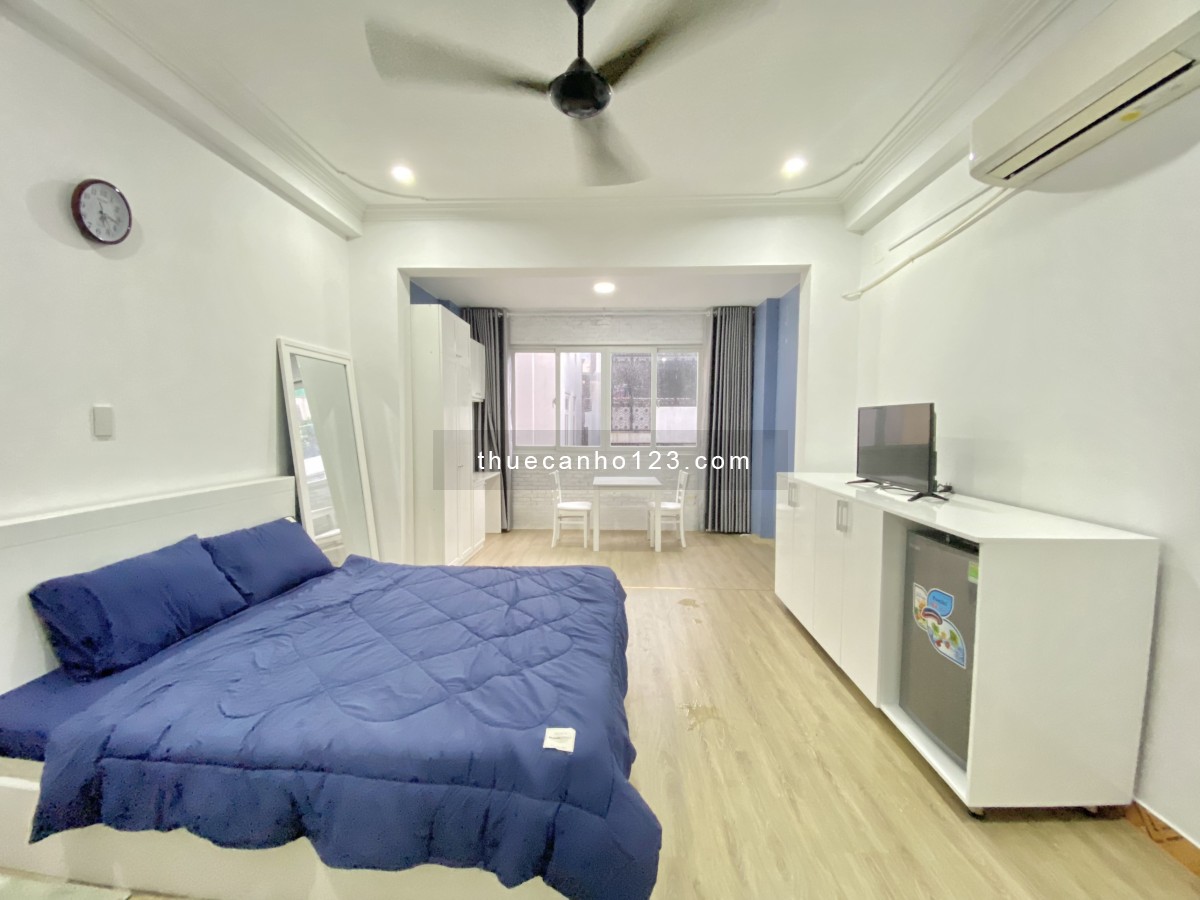 Apartment kế bên UEF cửa sổ, bồn tắm, Full nội thất sang trọng. Điện Biên Phủ, Bình Thạnh