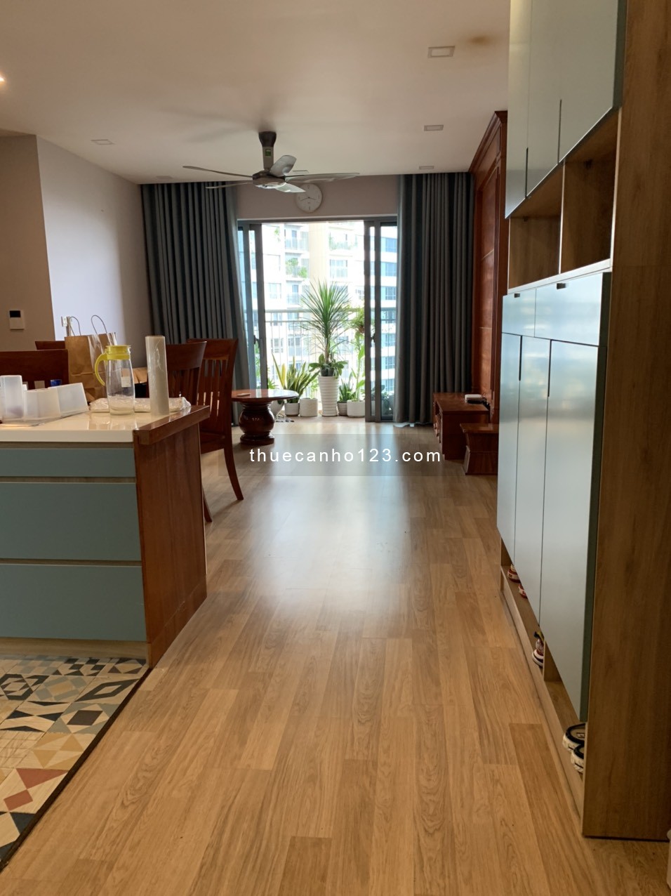 Chủ nhà kí gửi em cho thuê căn hộ 3PN Palm Heights full nội thất, tàng trung, view hồ bơi. Gía 18,5T