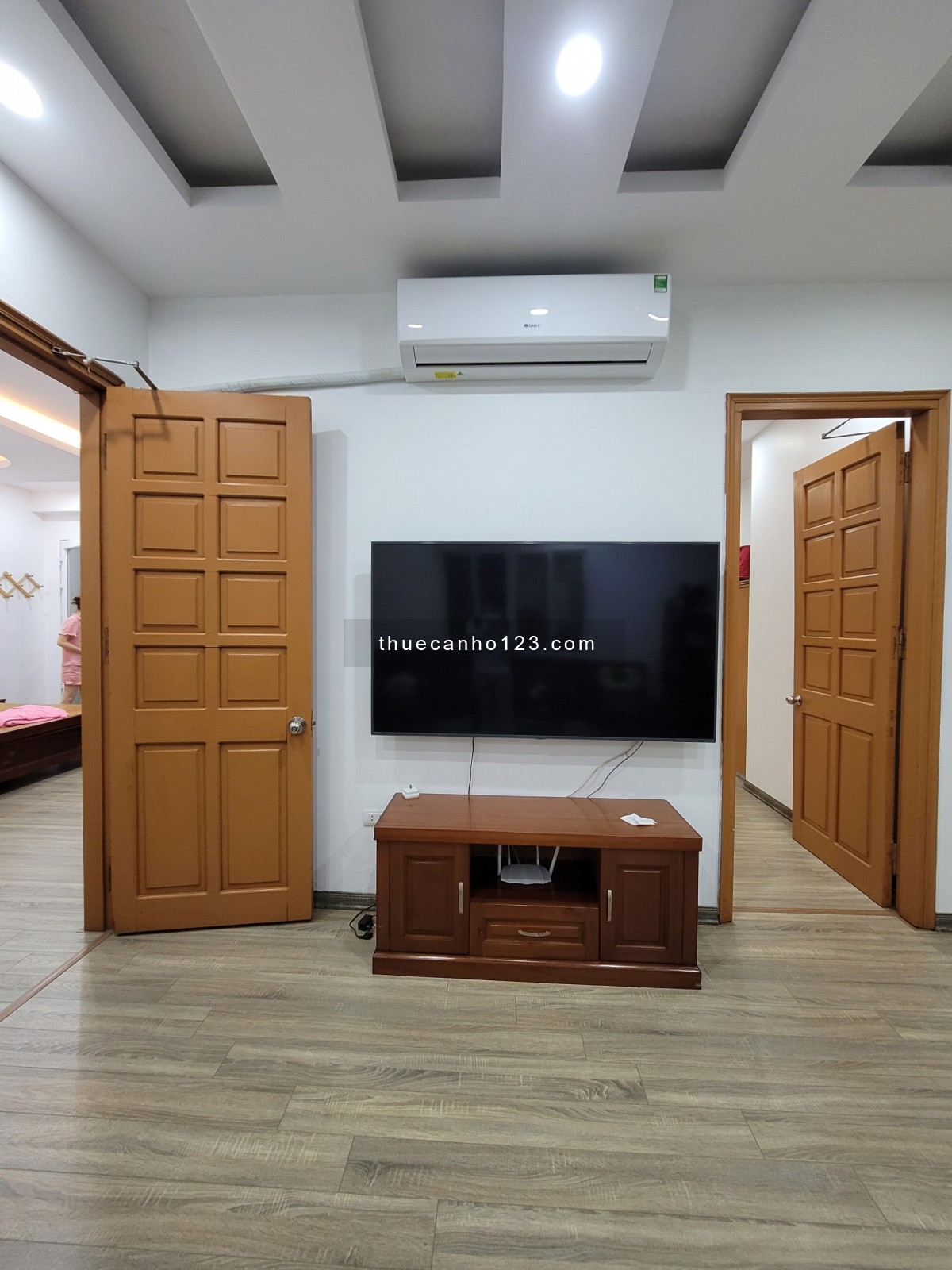 (Hiếm)gia đình cần cho thuê căn hộ 3 phòng ngủ full đồ tại Làng Quốc Tế Thăng Long - 0947.058.017