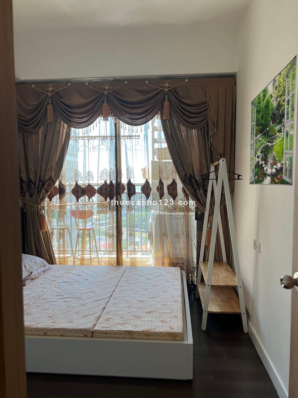 The Sun Avenue cho thuê 2Pn dtsd 76m2 full Nội thất hoàng gia