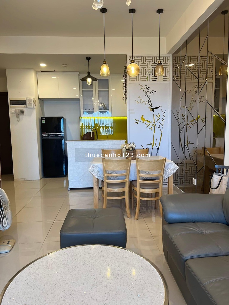 The Sun Avenue cho thuê 2Pn dtsd 76m2 full Nội thất hoàng gia