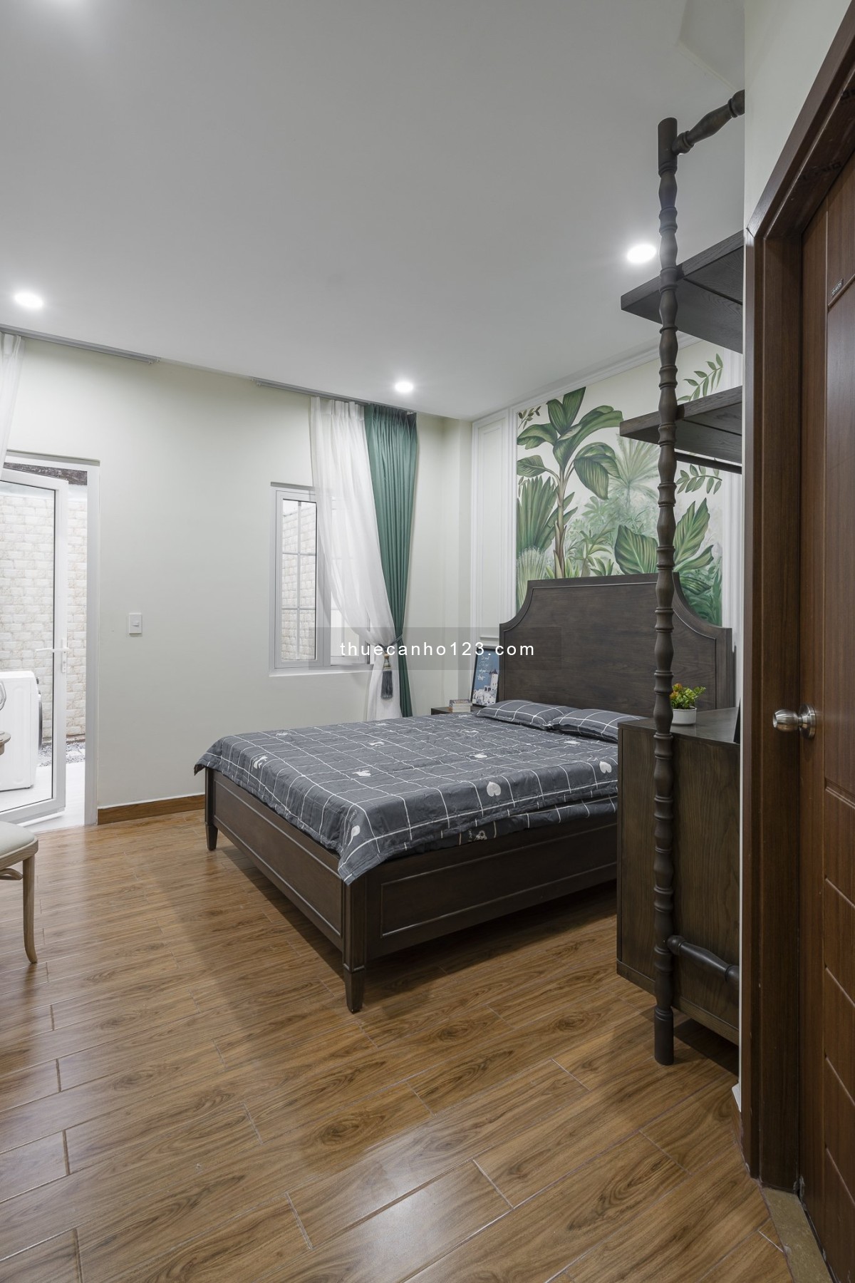 Cực Phẩm STUDIO Balcony Sân Vườn Style Retro Lý Tự Trọng Q1 Contact 0962541403