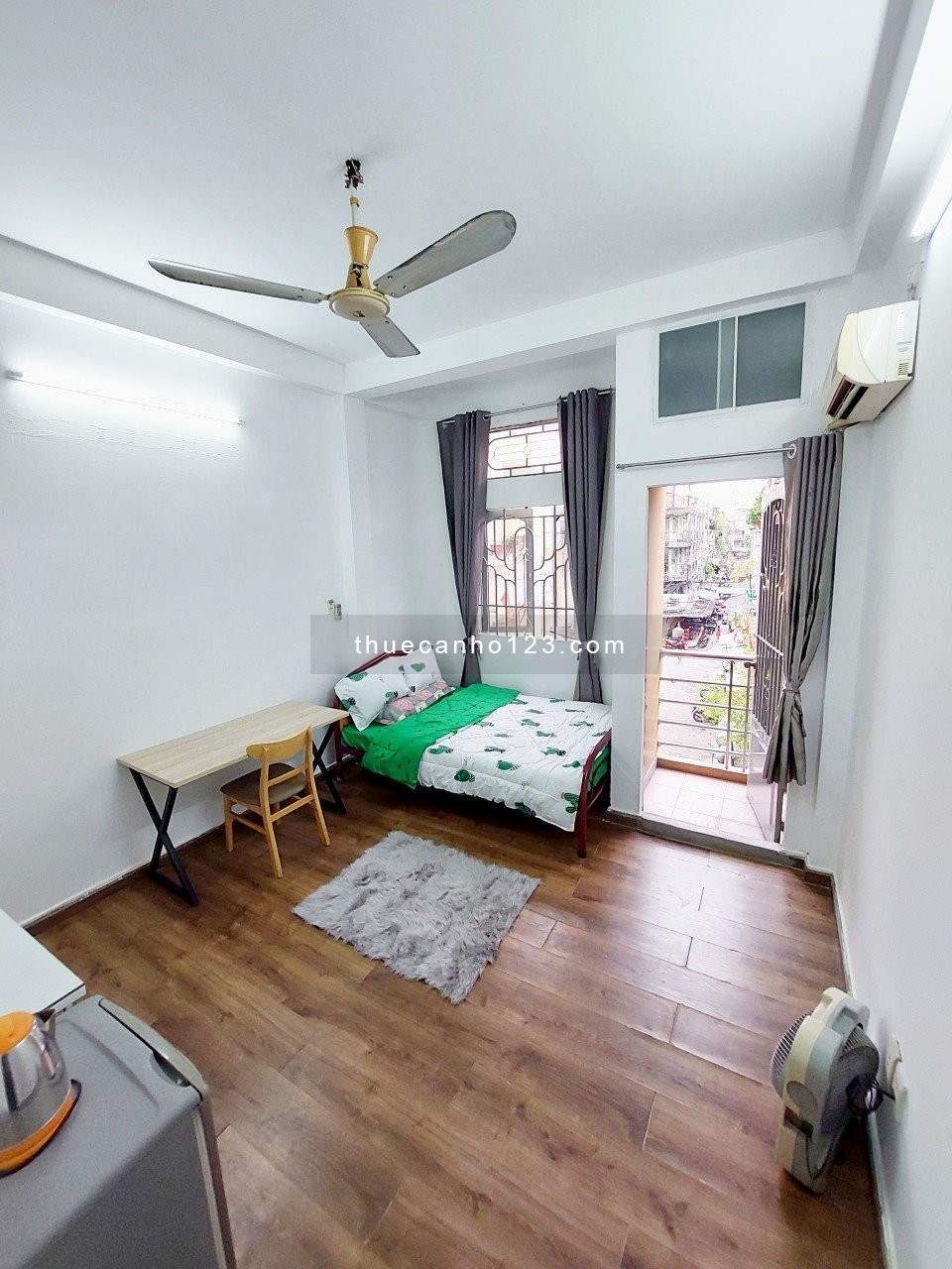 Căn hộ quận 3 full nội thất, ban công siêu thoáng, sát bên chợ bàn cờ