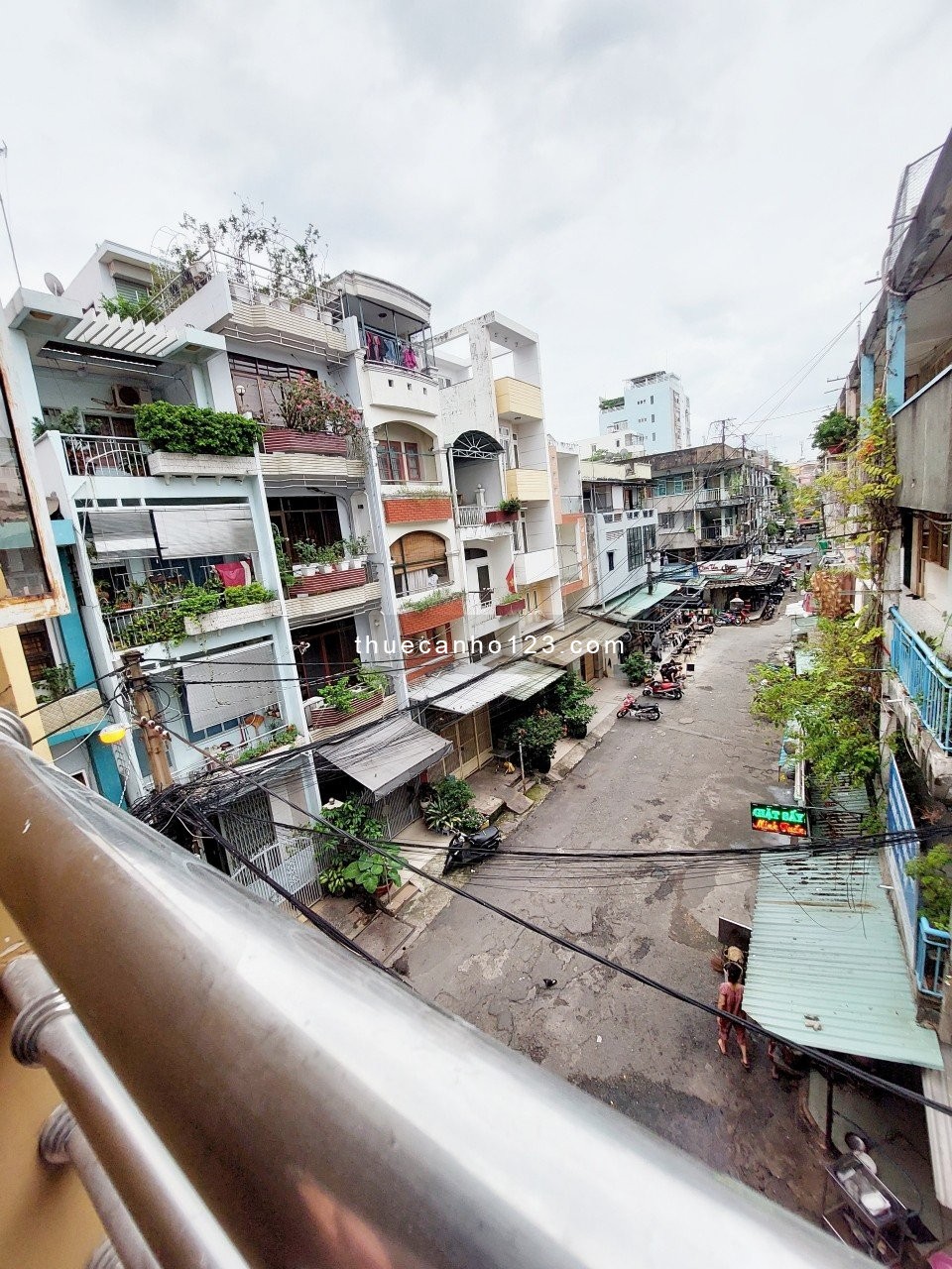 Căn hộ quận 3 full nội thất, ban công siêu thoáng, sát bên chợ bàn cờ