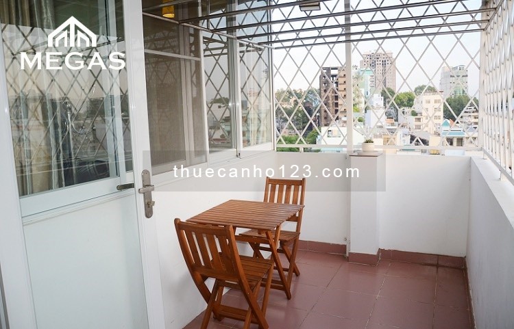 Căn hộ đầy đủ nội thất có ban công, của sổ lớn ngay Nguyễn Trãi Q1 giá chỉ từ 7 triệu