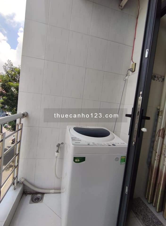 Căn hộ máy giặt riêng_ban công_mặt tiền gần Lý Thái Tổ, Quận 10