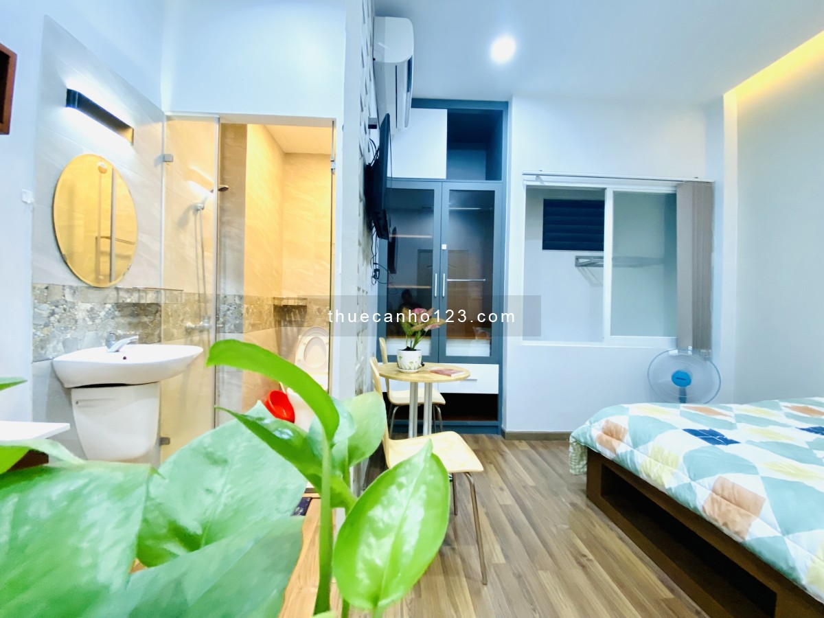 Căn studio siêu phẩm cửa sổ lớn view đỉnh, nội thất đẹp ngay trung tâm Q1