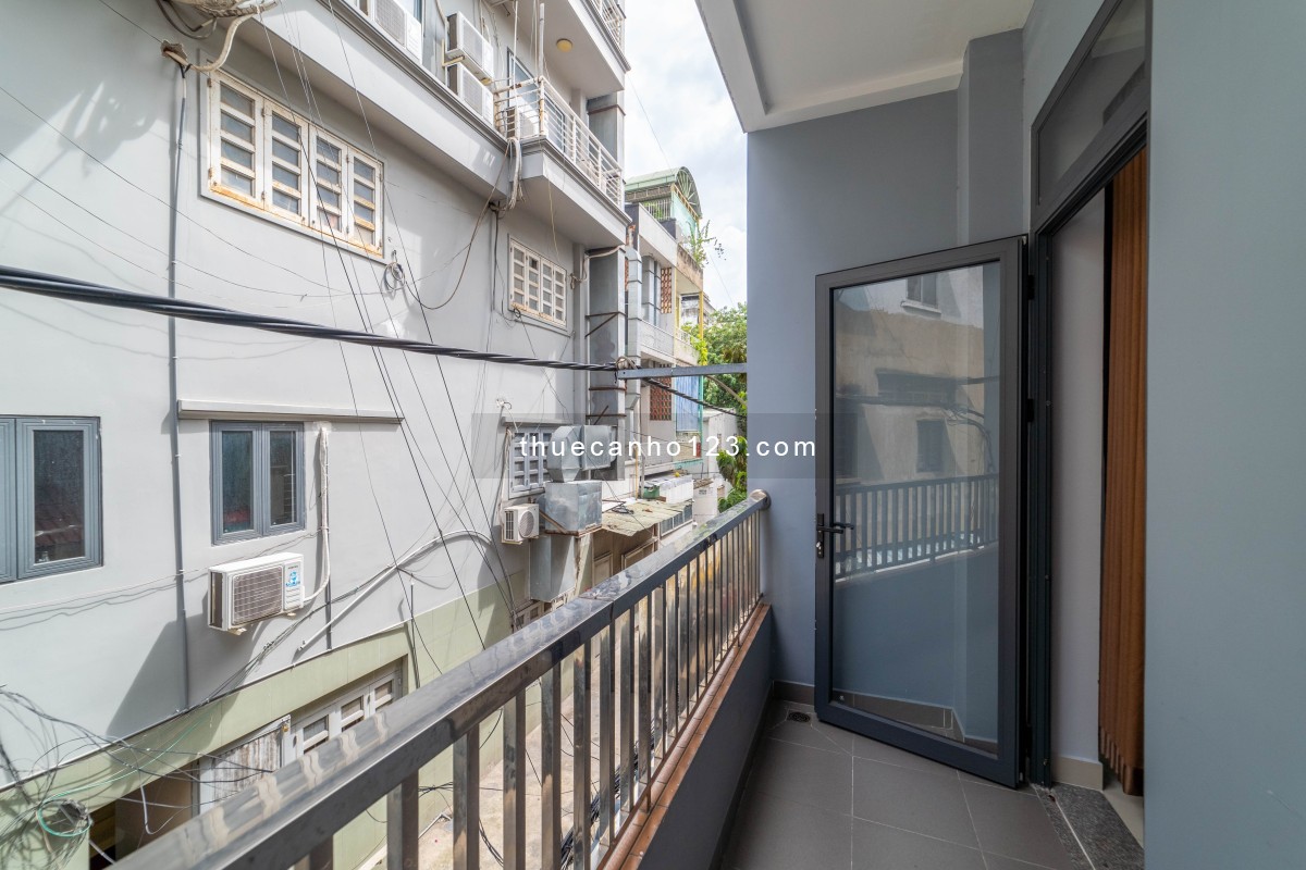 Cho thuê căn hộ rộng rãi bancol lớn, giá yêu thương tại Trần Hưng Đạo, Quận 1