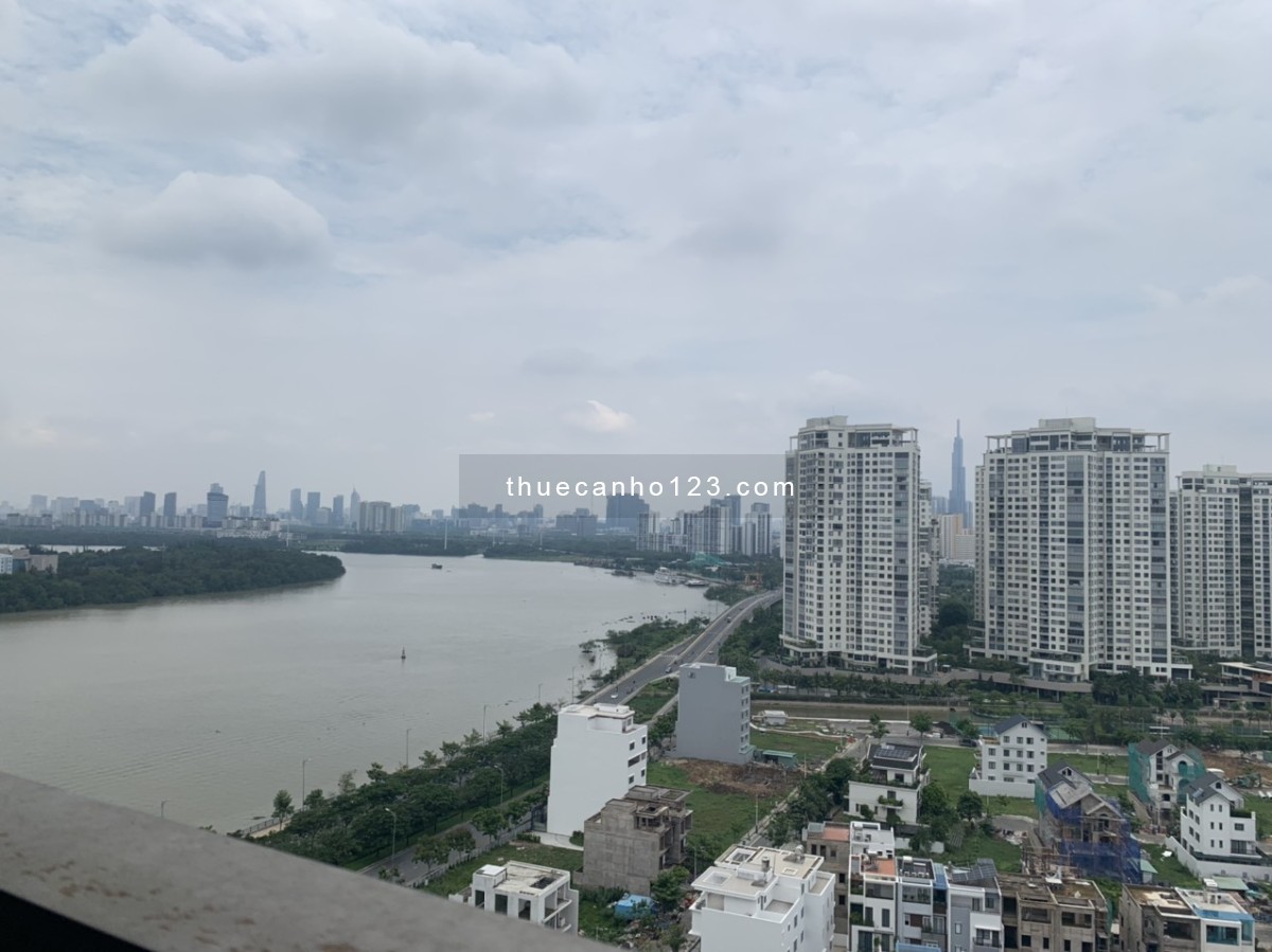 Nhà không có gì ngoài góc nhìn View Siêu Đỉnh tại One Verandah. Nhà đang trống.LH Tâm: 0902.0506.43