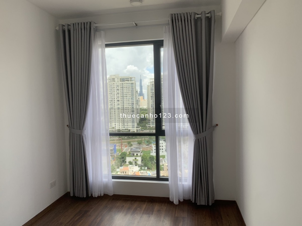 Nhà không có gì ngoài góc nhìn View Siêu Đỉnh tại One Verandah. Nhà đang trống.LH Tâm: 0902.0506.43