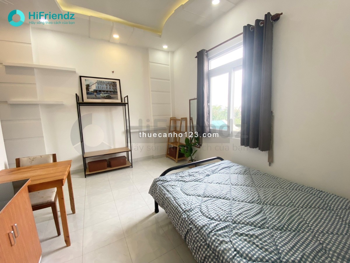 Cho thuê căn hộ có ban công, đầy đủ nội thất ngay Thảo Điền - gần cầu SG