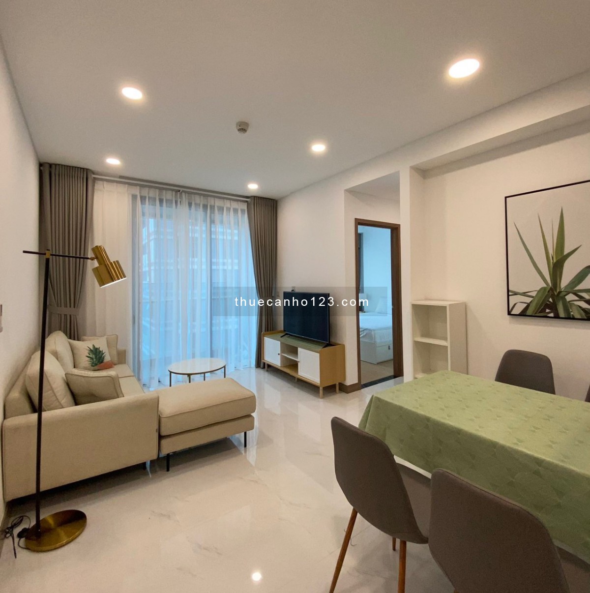 Cho thuê căn hộ 1 phòng ngủ Sunwah Pearl Bình Thạnh giá tốt nhất. Liên hệ： 0909806586