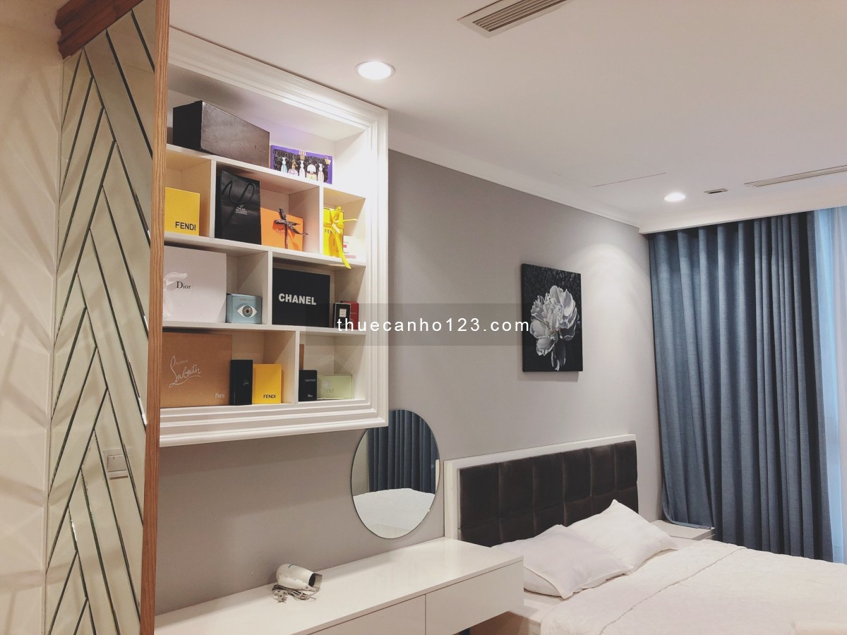 Cần cho thuê căn hộ 2 phòng ngủ Vinhomes Central Park 88m2 full nội thất đẹp