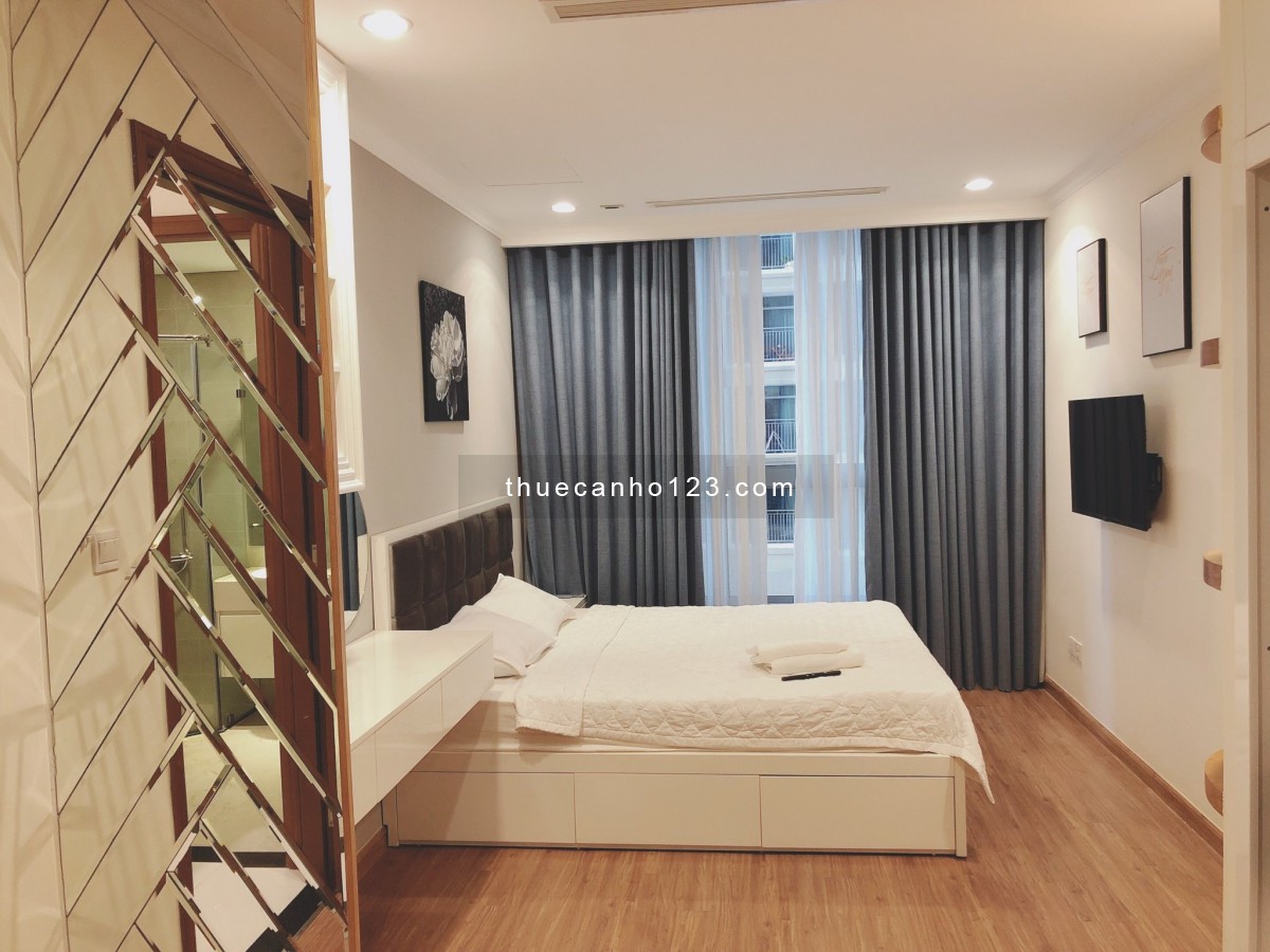 Cần cho thuê căn hộ 2 phòng ngủ Vinhomes Central Park 88m2 full nội thất đẹp