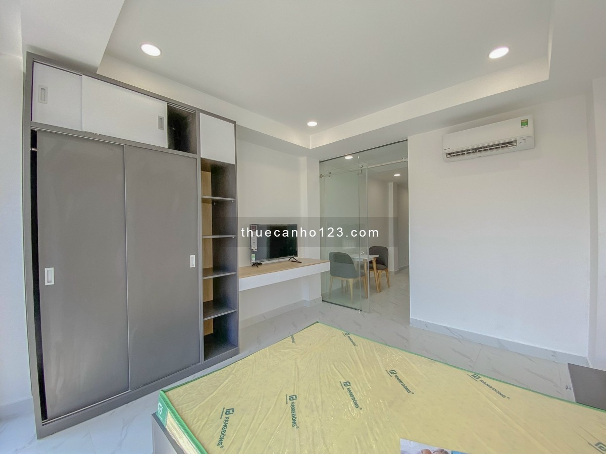 Căn 1 bedroom balcony máy giặt riêng ngay Nguyễn Trãi, Q1