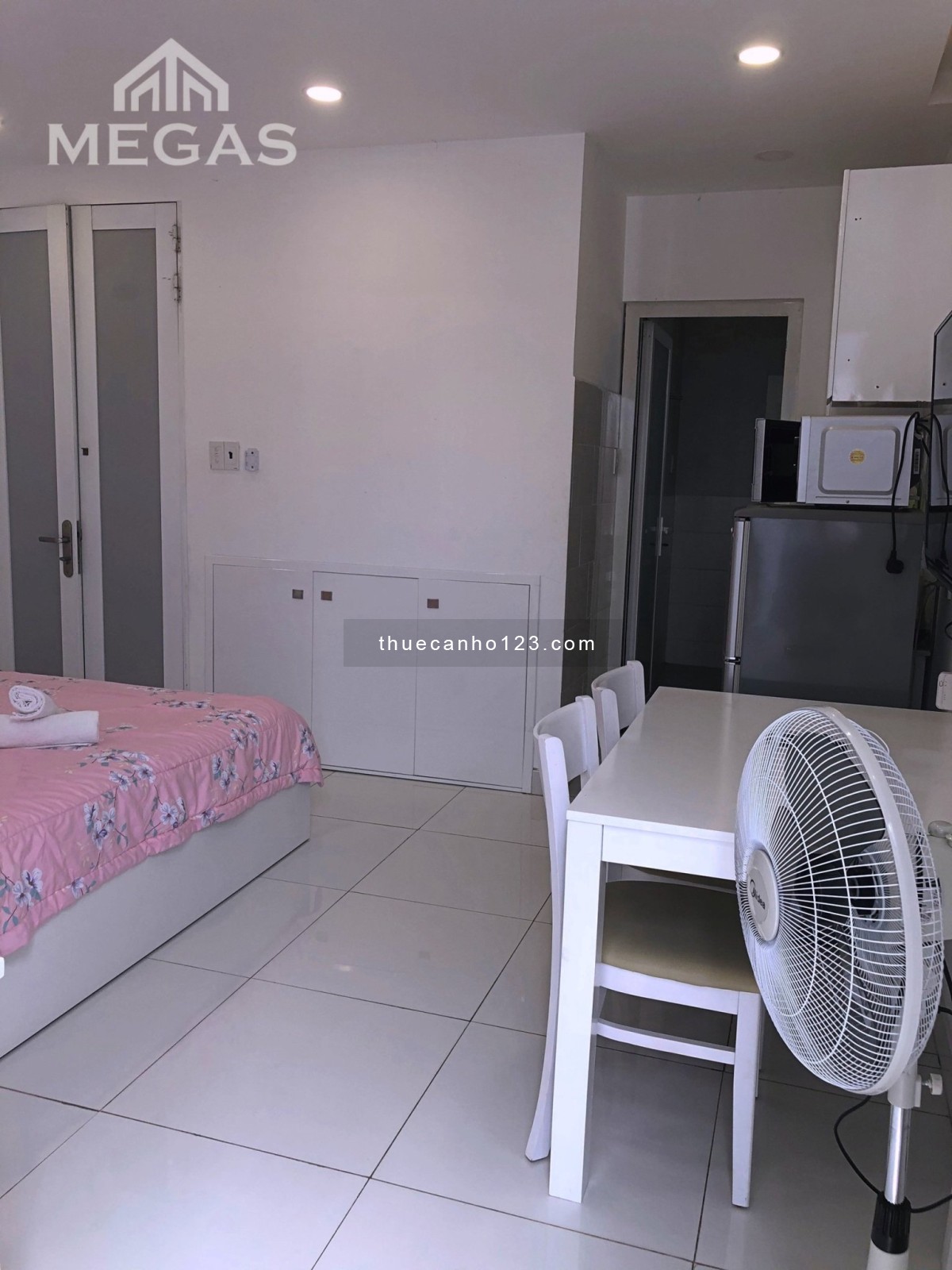 Căn hộ 2 phòng ngủ nội thất cao cấp (full) tại Dương Bá Trạc