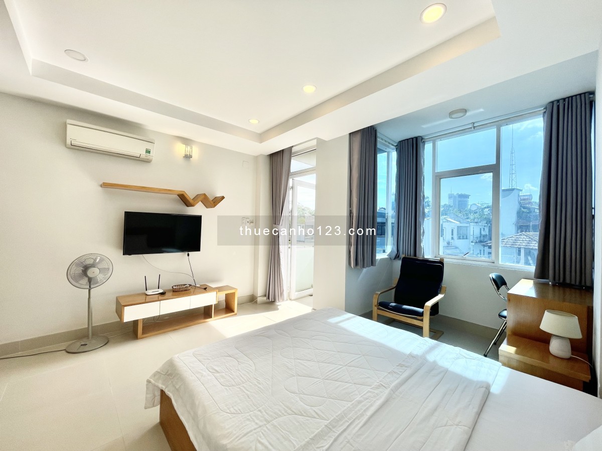 Cho thuê căn hộ mang phong cách hiện đại chuẩn Nhật Bản có ban công gần Vinhomes Bason