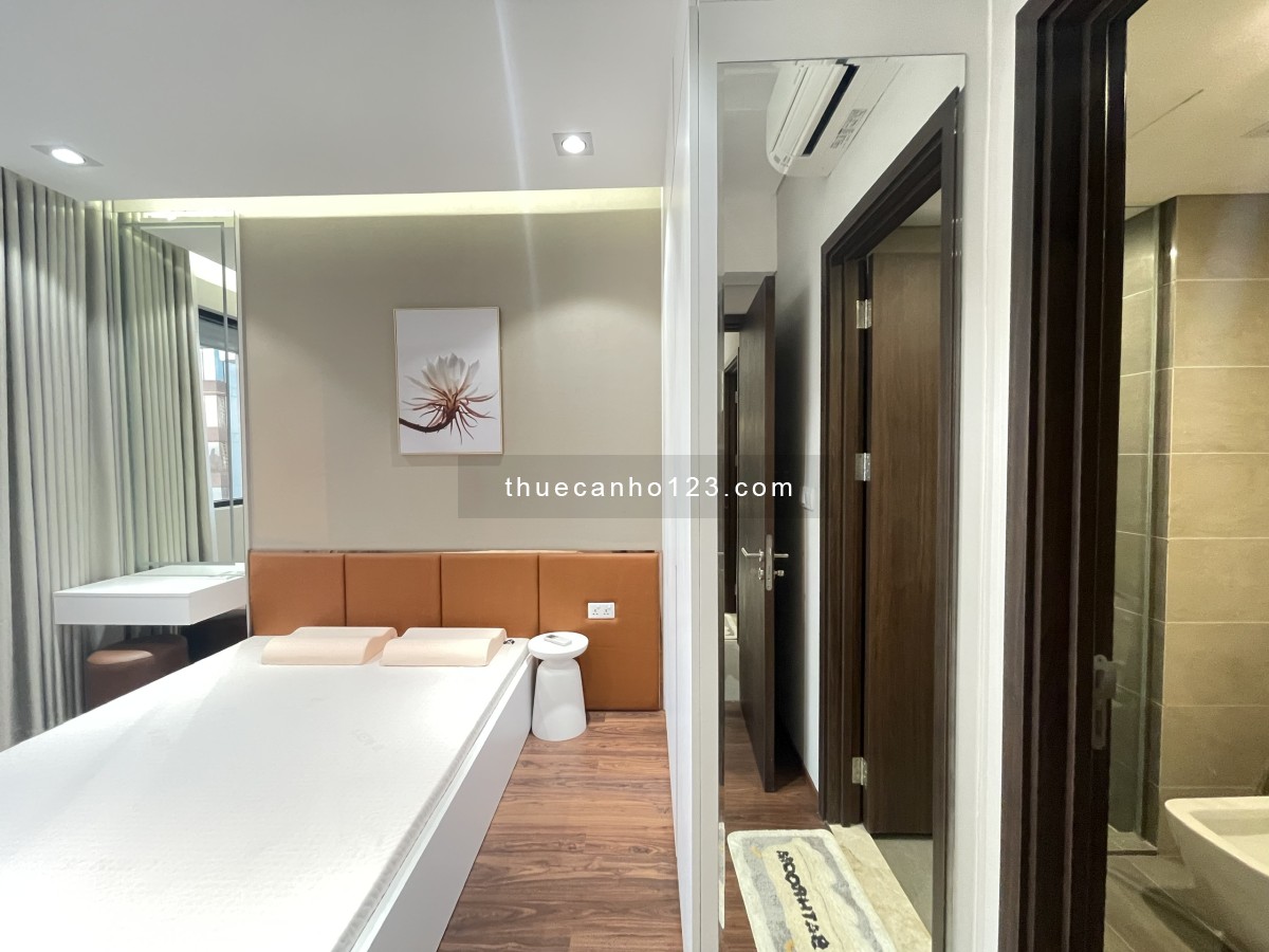 Cho thuê nhanh 2 phòng ngủ One Verandah nhà đẹp, view trực diện sông SG