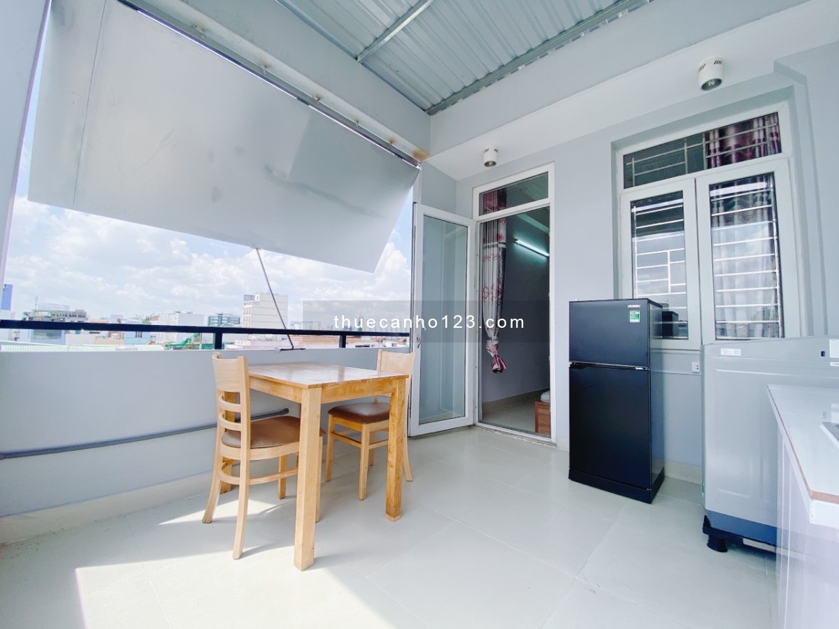 Cho thuê căn hộ 1PN balcony 10m2 ngay ngã tư Phú Nhuận