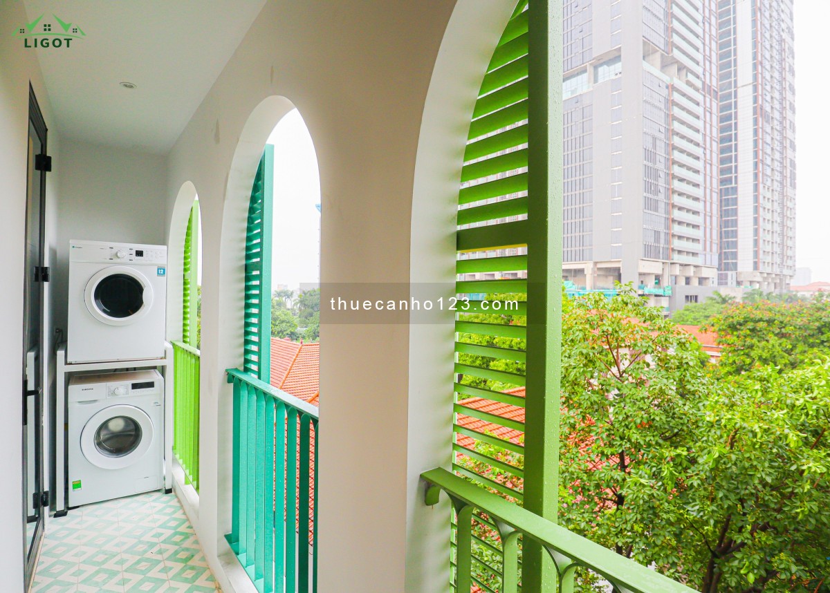 Cho thuê căn hộ dịch vụ tại Đặng Thai Mai, Tây Hồ, 40m² full nội thất
