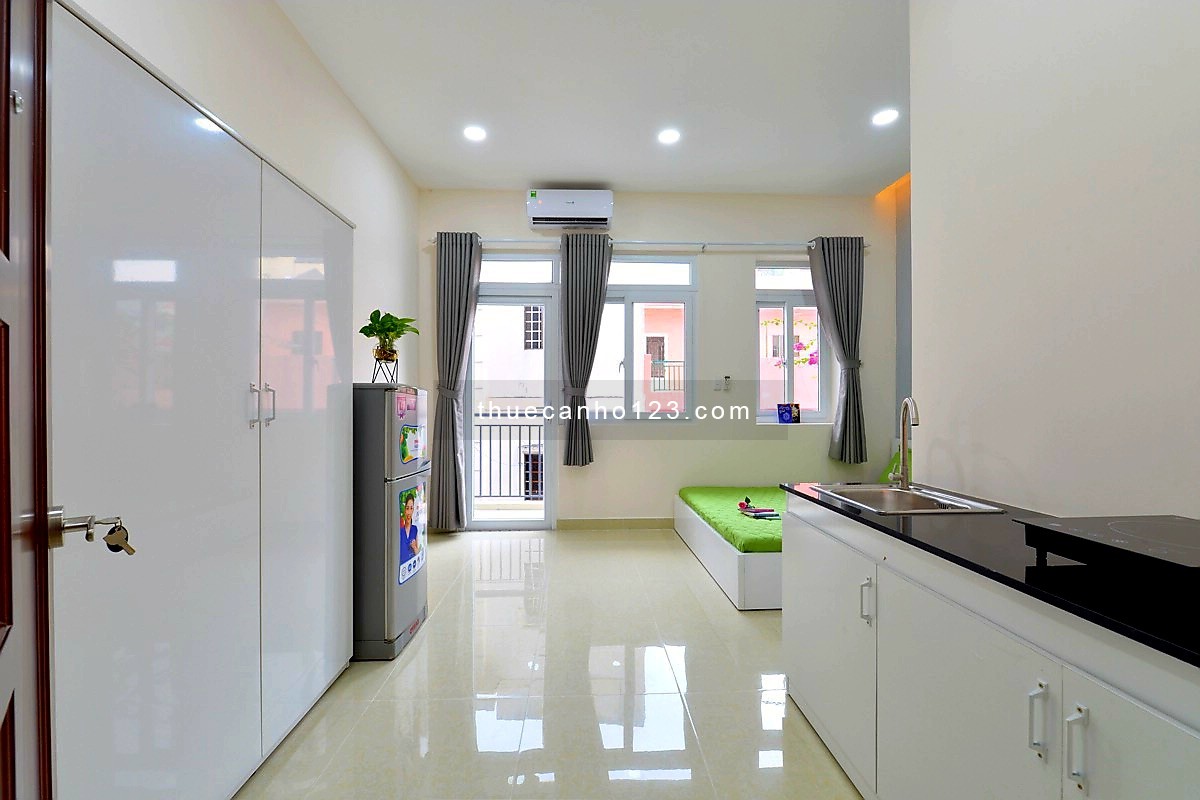 Cho thuê căn hộ 30m2 có ban công P13, quận Tân Bình