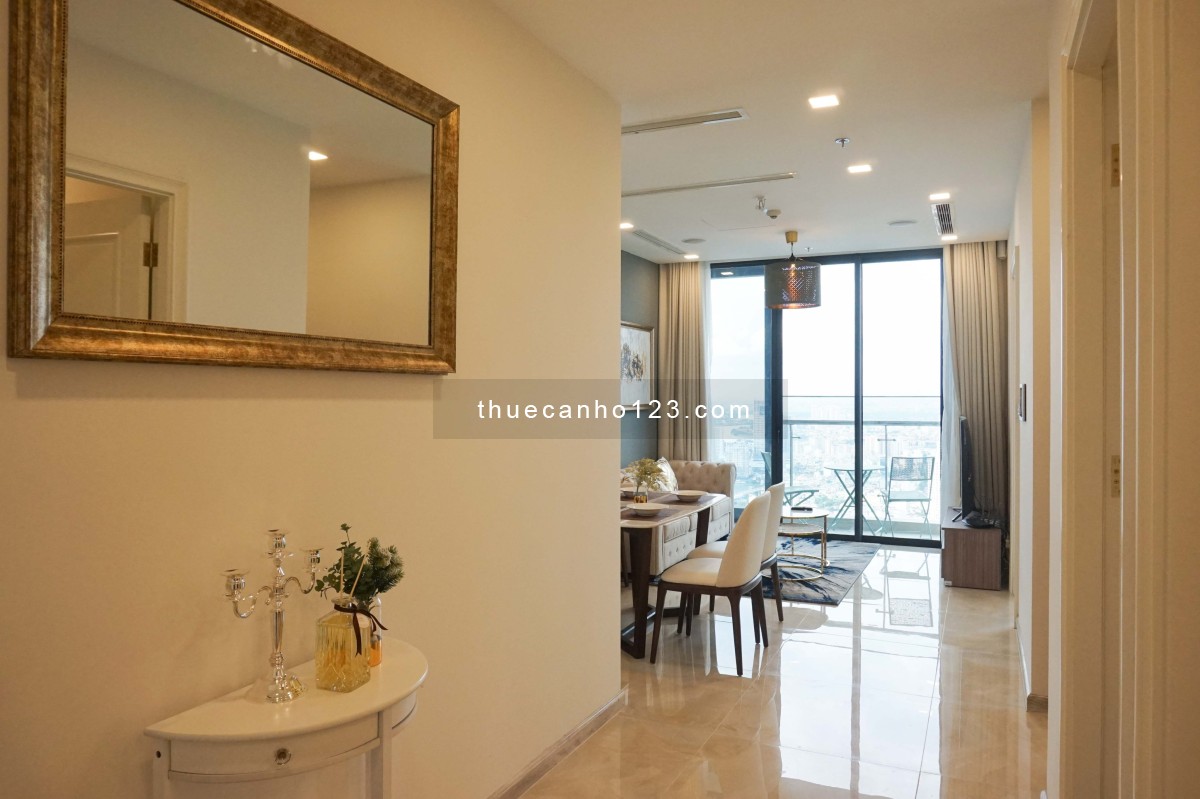 Căn hộ 2 phòng ngủ, 2wc, view Landmark đẹp, full nội thất Vinhomes Bason