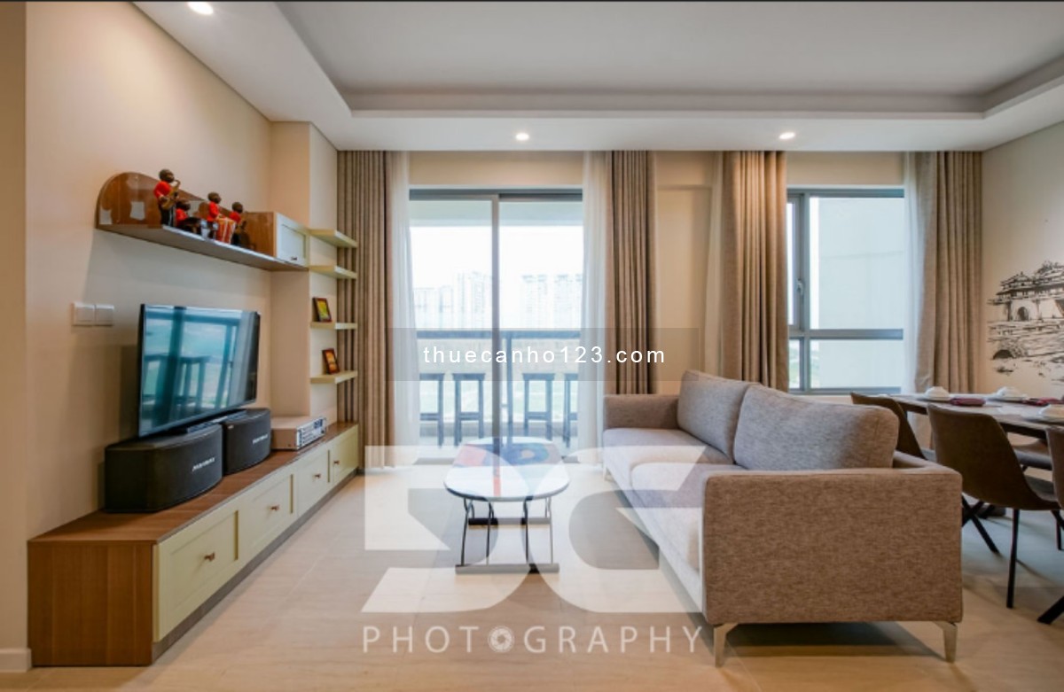 Liên hệ em Bình : 0375141369 để được thuê căn 2PN view sông siêu đẹp tại Đảo Kim Cương