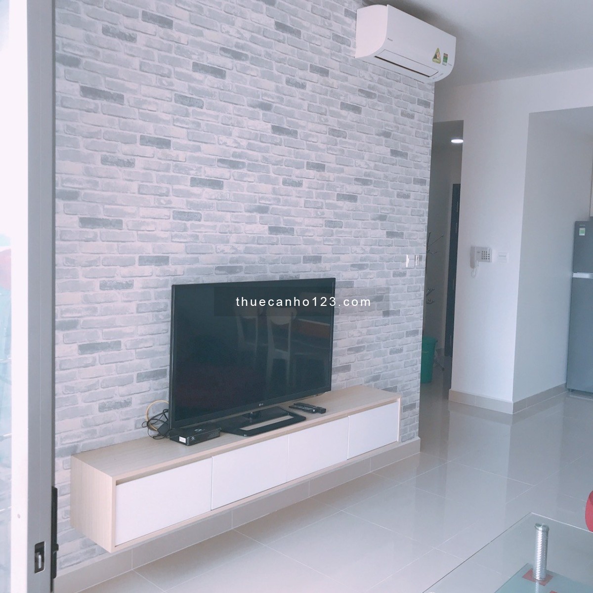 Cho thuê chung cư 2PN - Full NT - 75m2 - 15tr The Sun Avenue