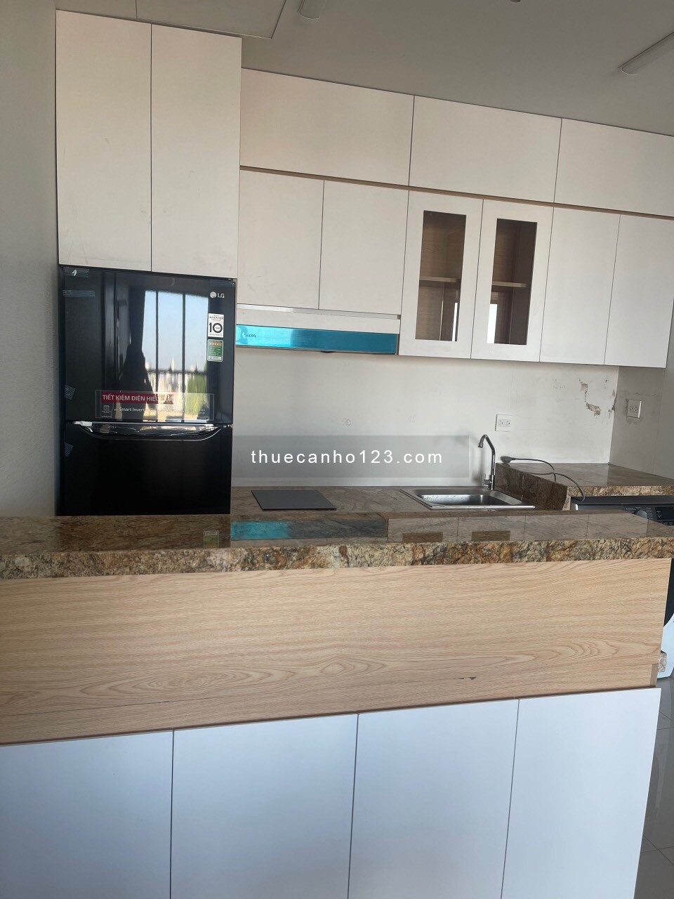 Căn hộ Officetel có 1 phòng ngủ và 1 phòng kho 47m2, Full nội thất cho thuê - The Sun Avenue