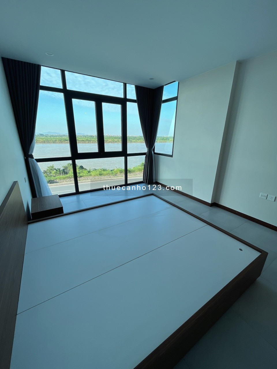 Căn hộ cao cấp 2PN 2WC - Full nội thất - View Sông Hồng