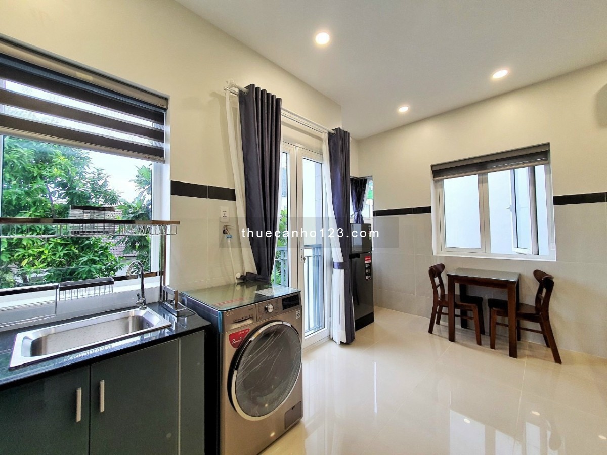 Căn hộ bancol máy giặt riêng nội thất cao cấp cách cầu SG 300m