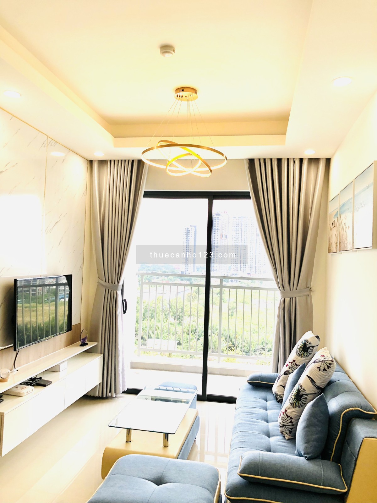 Cho thuê căn 2PN, Q7 Riverside, nhà mới làm nội thất đẹp, view hướng nam rất mát