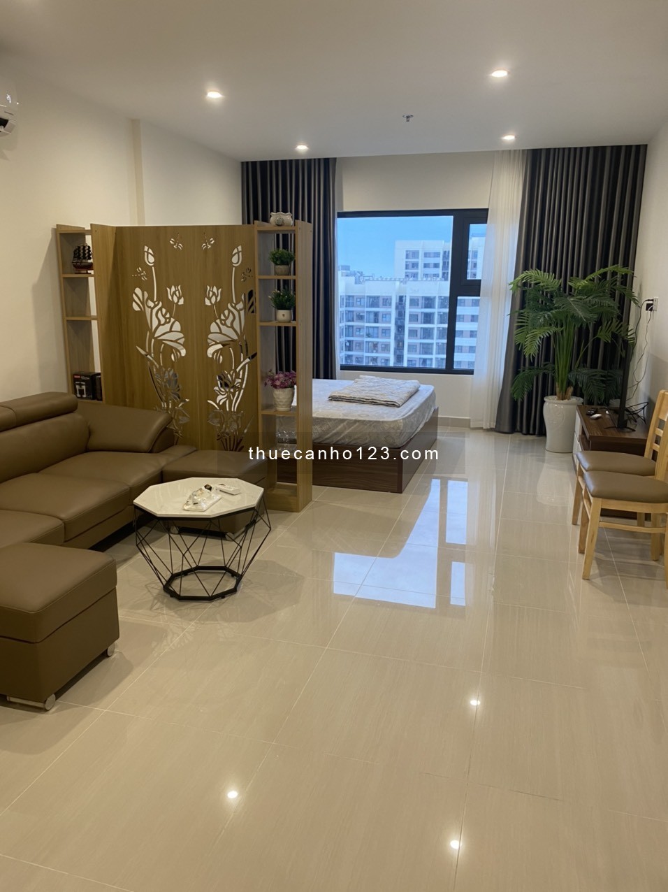 Cho thuê theo ngày hoặc dài hạn Studio Vinhomes Grand Park Quận 9