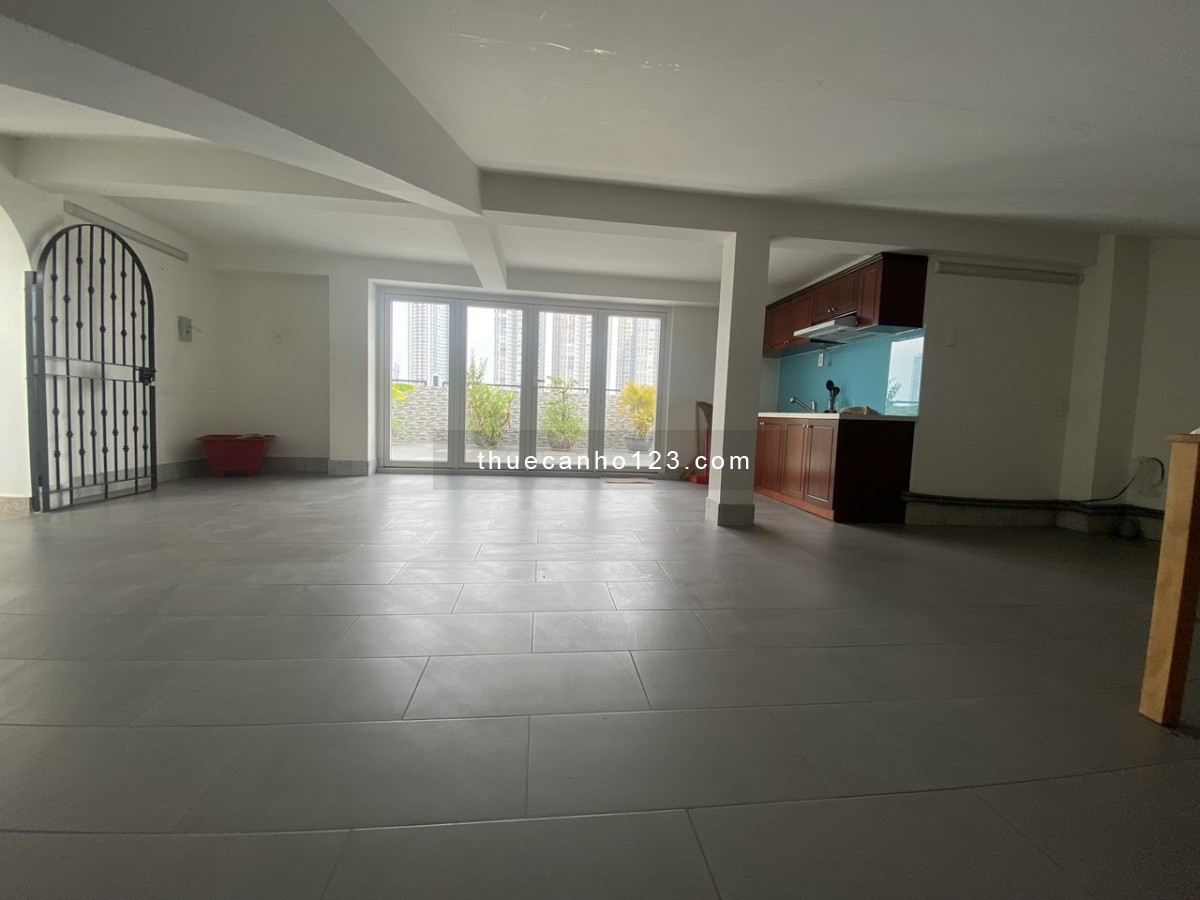 Studio sân thượng, 50m2, đủ nội thất, view tầng cao ở kdc him lam Quận 7