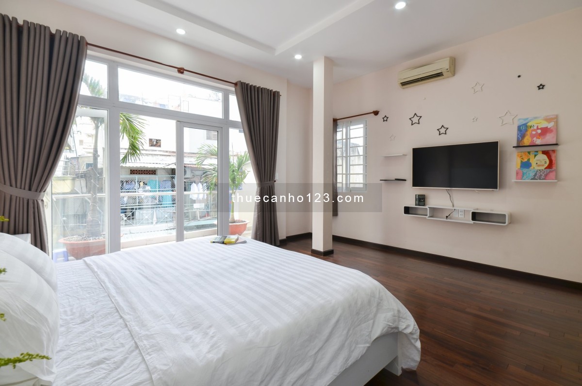 CHDV 1PN balcon lớn full nội thất ngay gần ga Sài Gòn, bờ kè Hoàng Sa-Trường Sa Q3